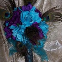 Is your bouquet neutral/ivory or bolder colors? Show me!