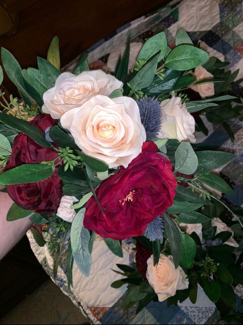 What color should the mother of bride/groom wear? 4