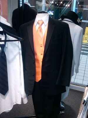 Im thinking burnt orange...Colors that would work