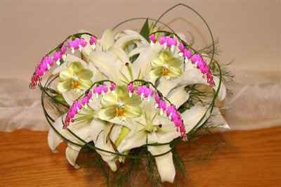 My Bouquet: Anyone heard of using these flowers together?/A place that can do it?