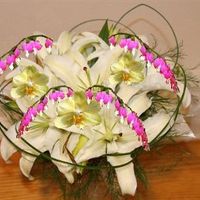 My Bouquet: Anyone heard of using these flowers together?/A place that can do it?