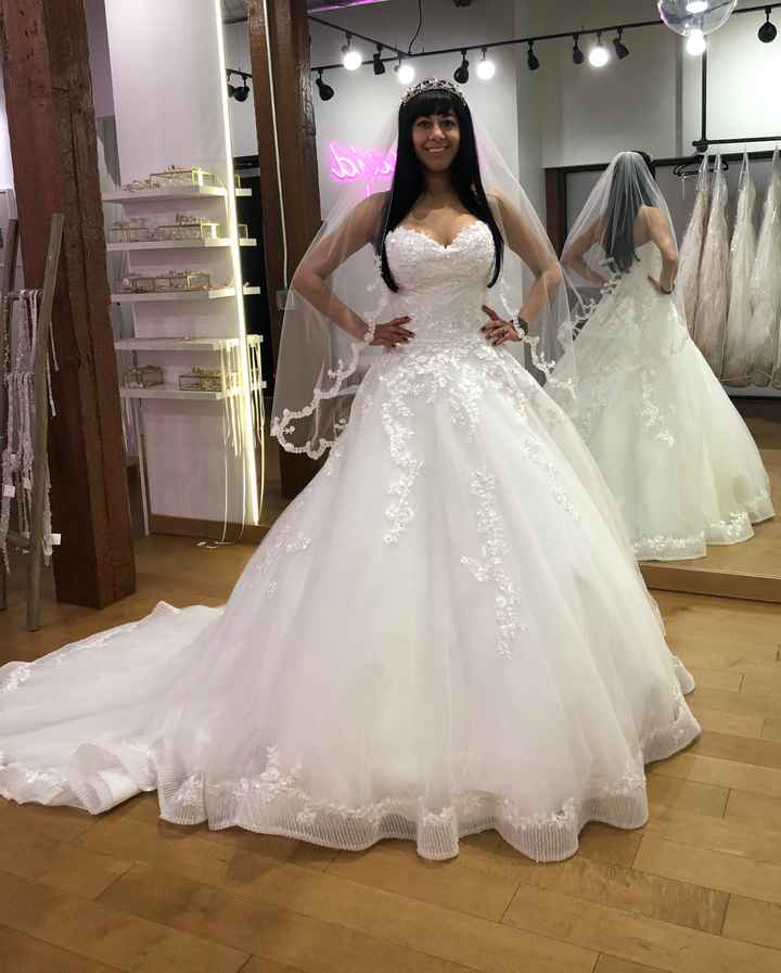 Let me see your dresses! - 1