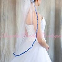 I need to know if this veil matches my dress, please help!!!!!