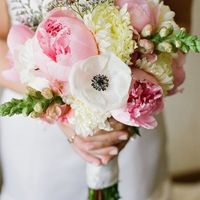 Is your bouquet neutral/ivory or bolder colors? Show me!