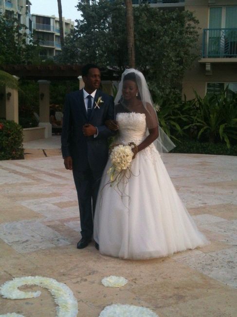 Florist's blog photos of our wedding (more pics added)
