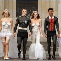 Entertaining wedding picture site!