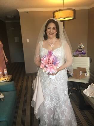 Matching a veil to an ivory iver gold dress-help! - 1