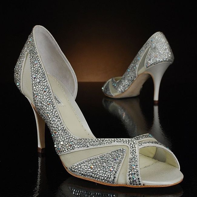 FEAST YER EYES...more shoes