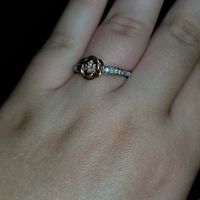 Who has a rose gold ring? - 1