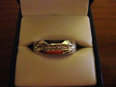 Hey Girls! What does your husband-to-be's wedding ring look like?