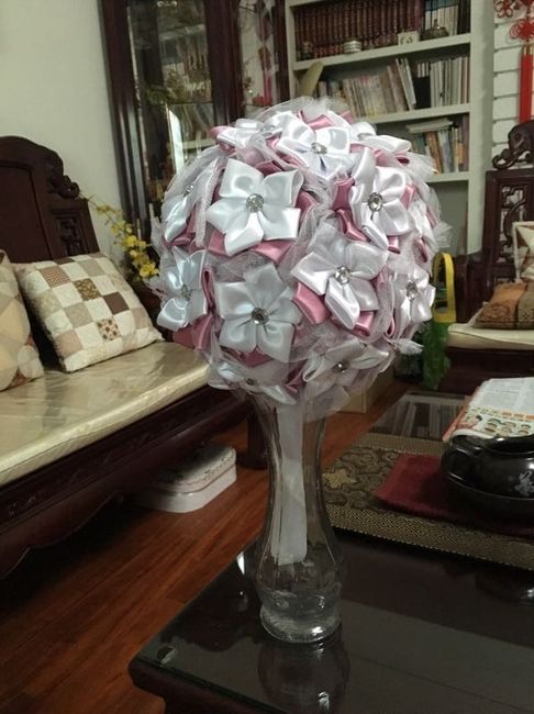 Stressed out with planning already: real or fake flowers?