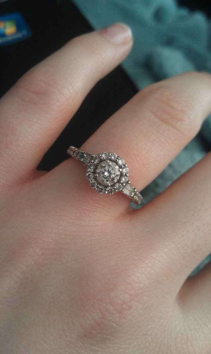 Would an art deco or other type of antique ring go with me ER? (PICS)