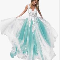 Dress Duels: Trendy or Timeless? - 1