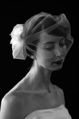 veil/headpeice help which one?