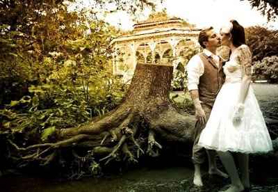 Let's see all of the bride's with their grooms!
