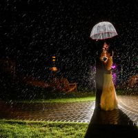 Show me engagement/wedding pics in the rain