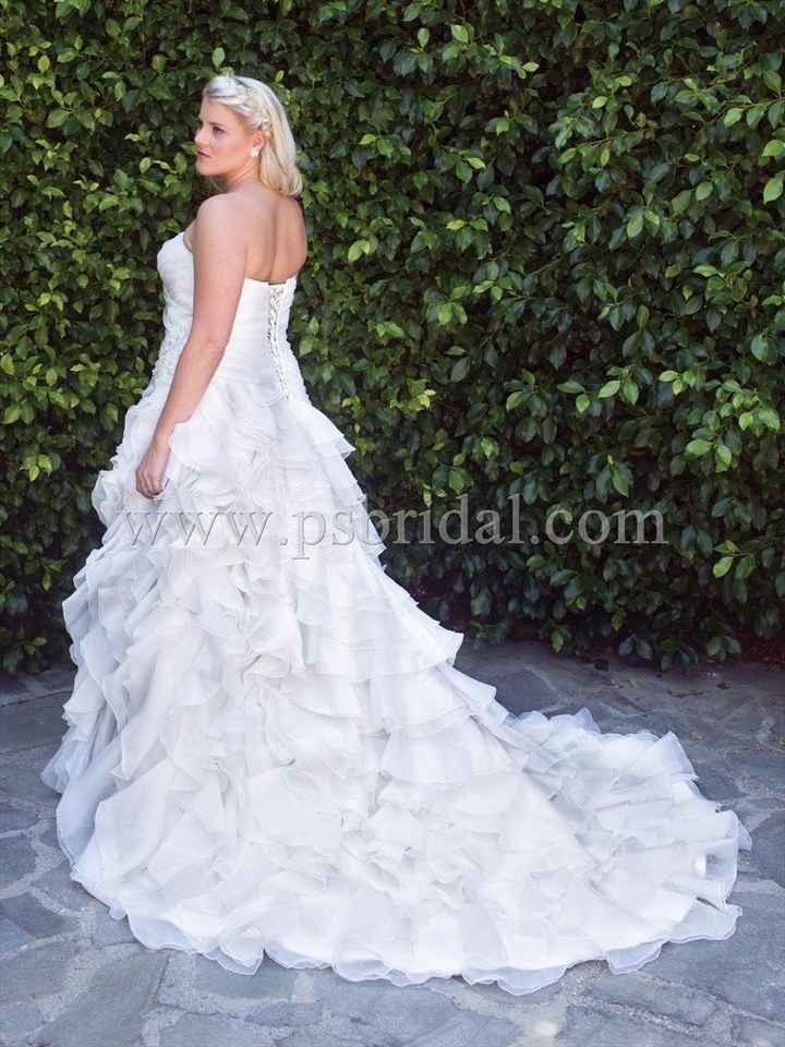 Share the story of how you found your Wedding Dress! *pics*