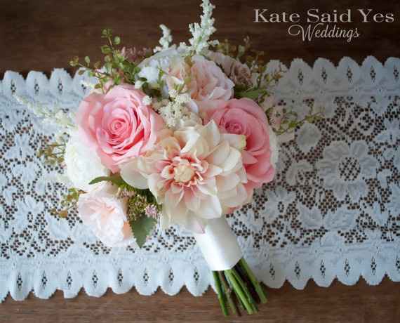 SHOW ME YOUR WEDDING BOUQUET :)