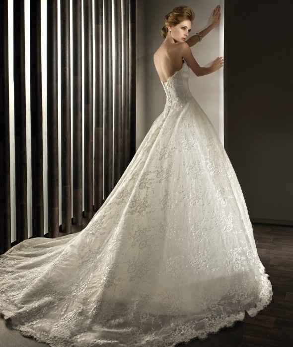 I wanna see ballgowns!