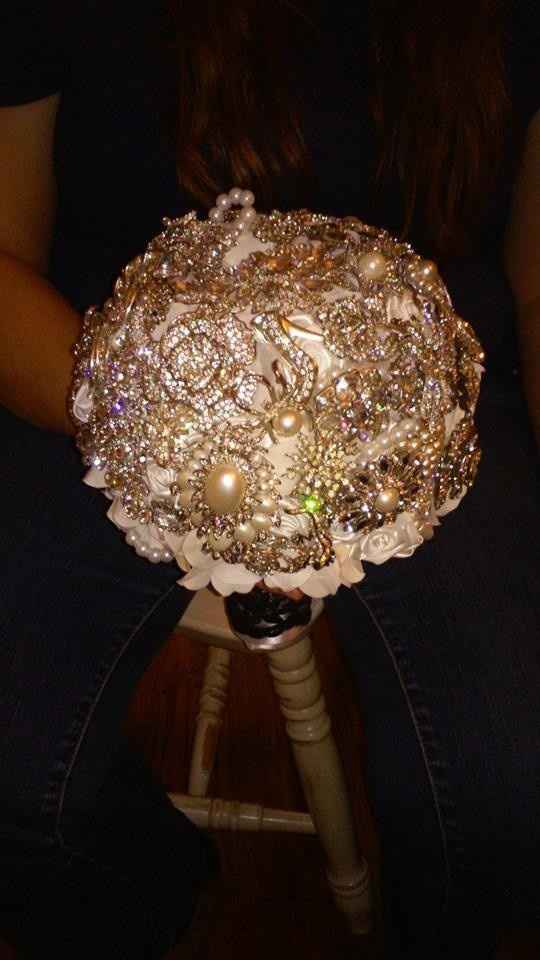 Finished my brooch bouquet! Pictures as promised!