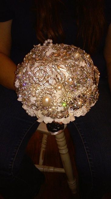 Finished my brooch bouquet! Pictures as promised!