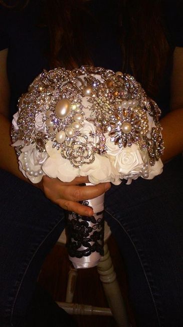 Finished my brooch bouquet! Pictures as promised!