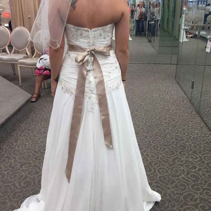 Let me see your DRESS!