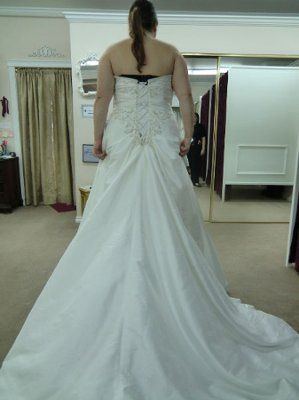 My Dress!! (Pics)