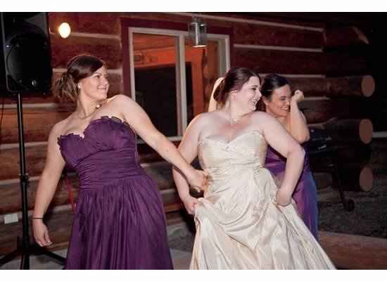 Any brides NOT wear(ing) white for their ceremony?