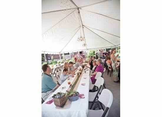 how far apart to put centerpieces on long tables