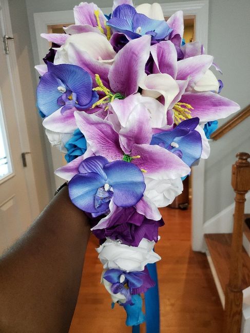 Bridal Bouquet Inspiration: Traditional vs Cascading - 1