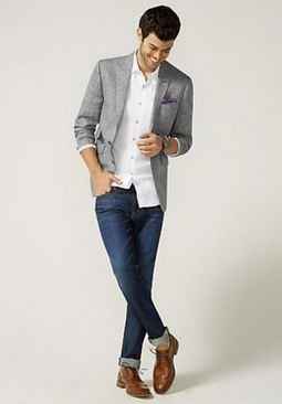 The wedding website says ‘casual attire’.....