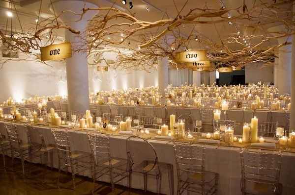 Reception tables: long or round?