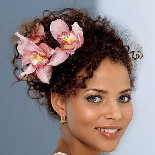 Where are the curly haired ladies? What did you/ what are you doing with your hair!?