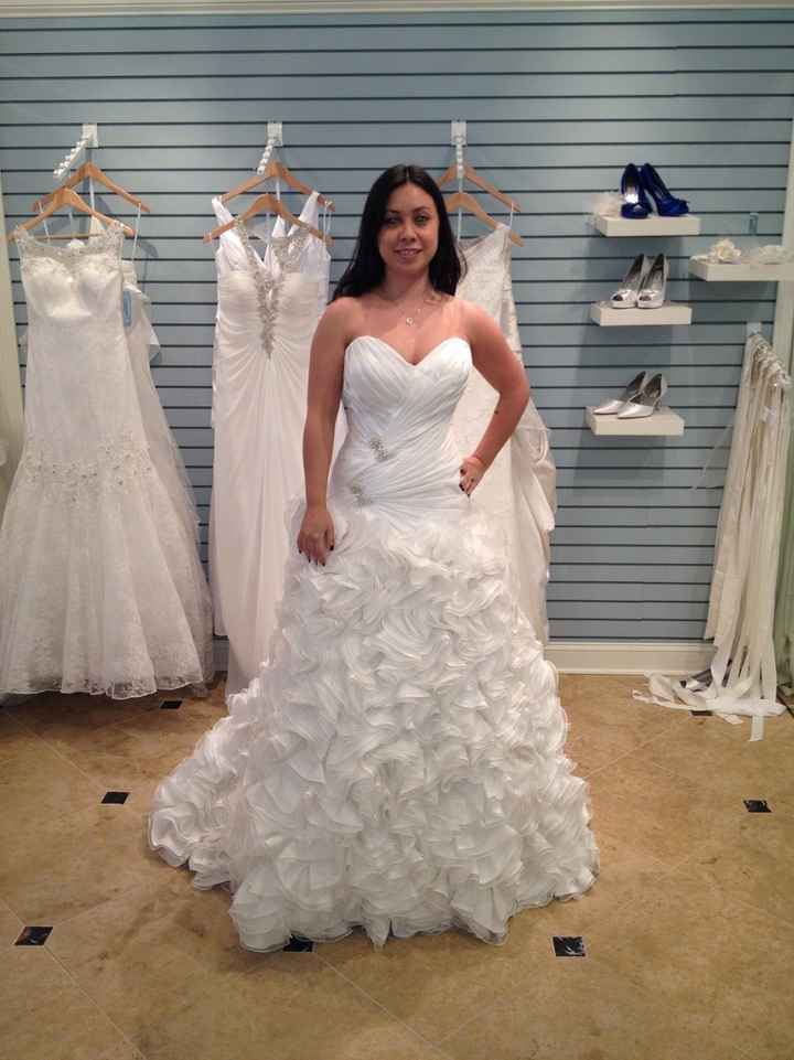 Show us your wedding dress!!!!!!