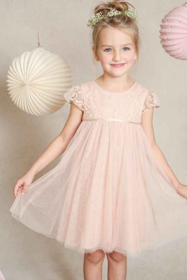 I wanna see your flower girl dresses!!