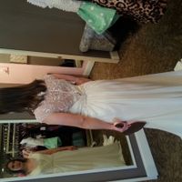 What kind of jewelry should I wear with this dress?