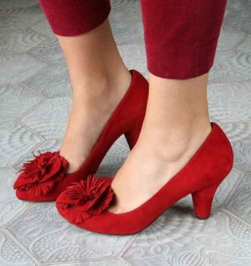 I need some serious shoe inspiration! What shoes are you wearing?