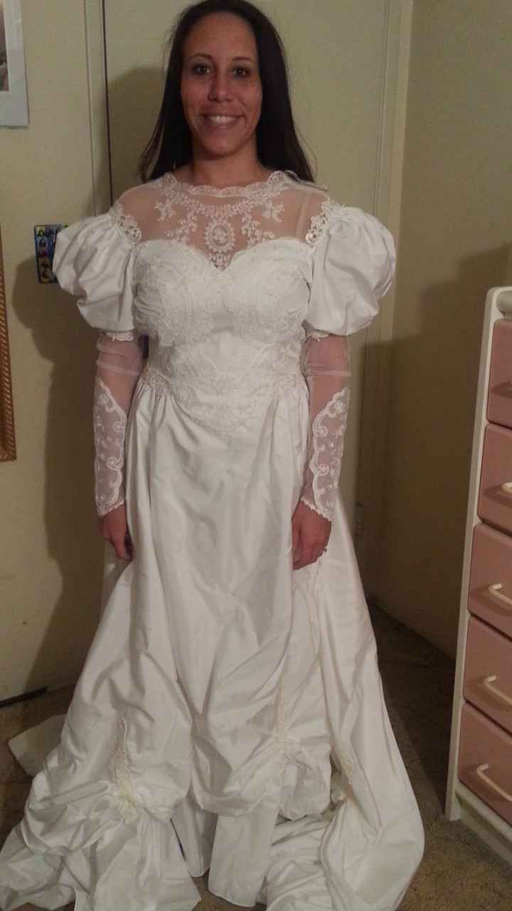 I tried on my mom's wedding dress! (Pics)