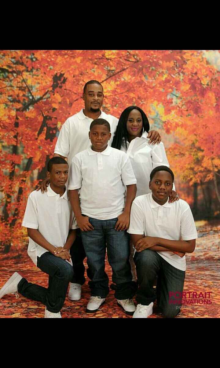 Blended family pictures for the wedding