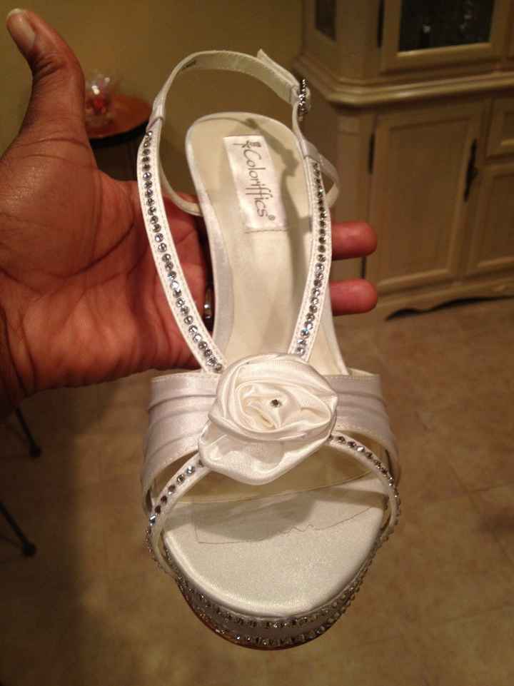 Oooooh, SHINY! Let's see your wedding bling!