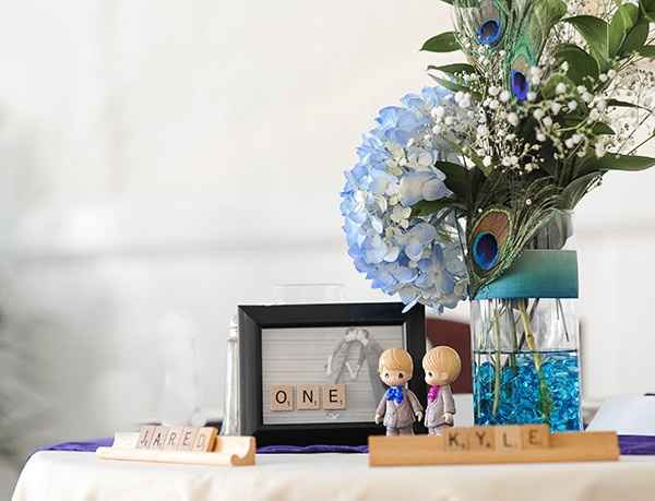 Does anybody DYI wedding flower center pieces?