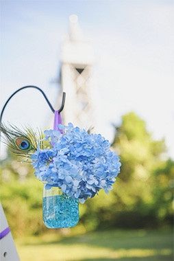 Does anybody DYI wedding flower center pieces?