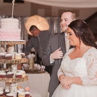 Mountains of cupcakes!! Advice?!