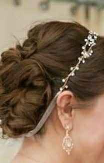 Jewelry ideas? Please help a clueless bride to be!