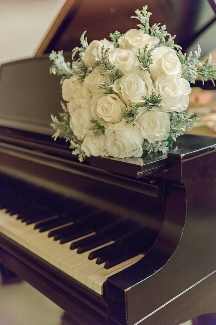 Ivory Roses & Dusty Miller