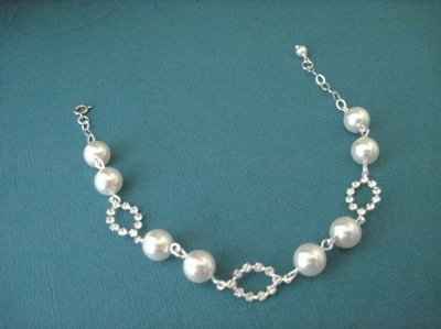 Show me your wedding day accessories
