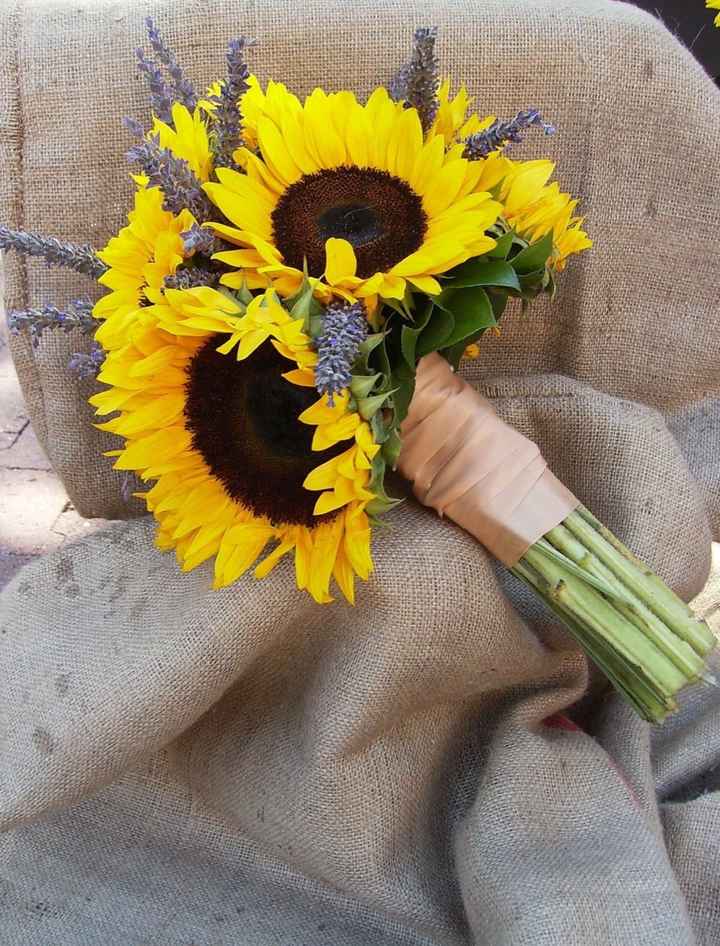 My bouquet will look something similar to that. 