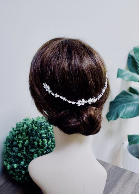 Veil, tiara, hair vine, hair comb, modern or traditional? What are you doing? 5