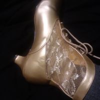 It's always shoe o'clock somewhere! Let's see what your walking in! - 1